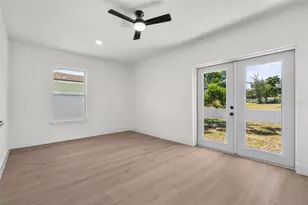 1801 Lakewood Dr S, Saint Petersburg, FL 33714 - Photo 18