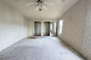 35044 McCulloughs Leap, Zephyrhills, FL 33541 - Photo 16