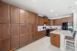 123 N Florida Ave, Tarpon Springs, FL 34689 - Photo 12