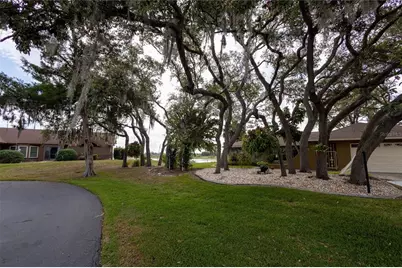 268 Eastpoint Court, Spring Hill, FL 34606 - Photo 4