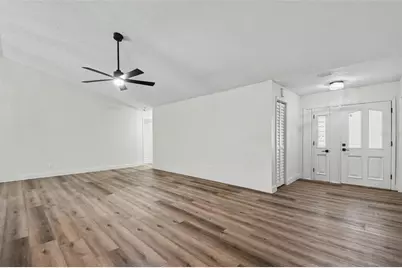5305 E 127th Avenue, Tampa, FL 33617 - Photo 6