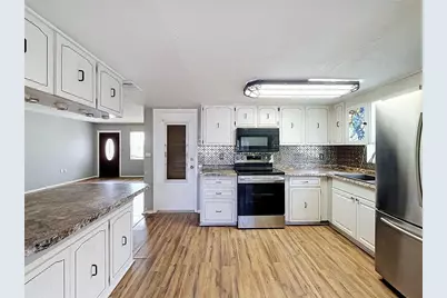 9151 Barrington Lane, Port Richey, FL 34668 - Photo 6