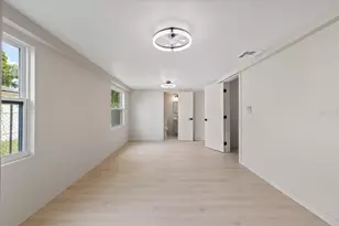 8211 Diagonal Rd N, Saint Petersburg, FL 33702 - Photo 14