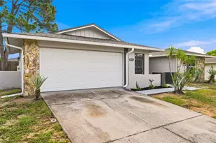 8022 Idle Briar Ln, Port Richey, FL 34668 - Photo 2