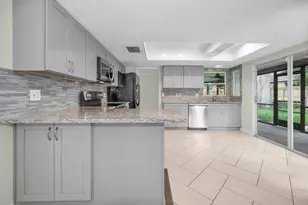 2761 Oak Bend Ct, New Port Richey, FL 34655 - Photo 8