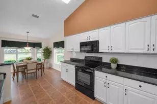 1253 Eveningside Ct, Trinity, FL 34655 - Photo 16
