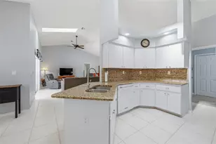 192 Preston Hollow Dr, Spring Hill, FL 34609 - Photo 34