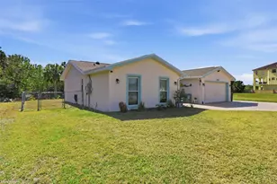 5728 Seabreeze Dr, Port Richey, FL 34668 - Photo 4