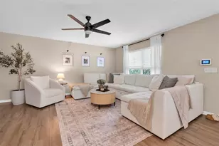 9548 Charlesberg Dr, Tampa, FL 33635 - Photo 4