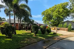 3849 Edgemont Dr, New Port Richey, FL 34652 - Photo 6