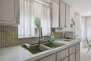 1207 Lodestar Dr, Holiday, FL 34690 - Photo 4
