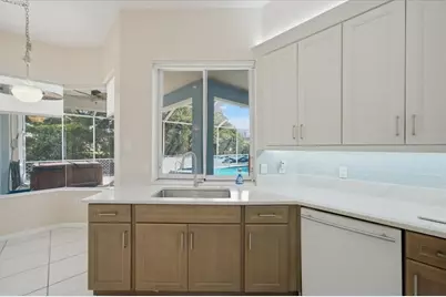 8402 Maybelle Drive, Weeki Wachee, FL 34613 - Photo 10