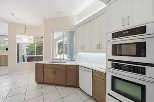 8402 Maybelle Dr, Weeki Wachee, FL 34613 - Photo 12