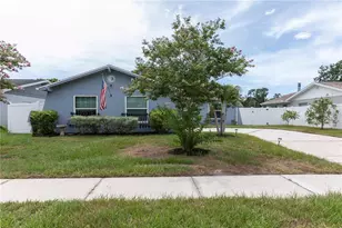 1468 Sandalwood Dr, Dunedin, FL 34698 - Photo 1