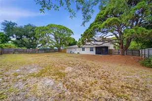 5315 9th Ave Dr W, Bradenton, FL 34209 - Photo 2