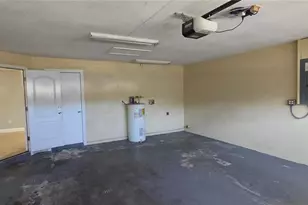 6807 E North Bay St, Tampa, FL 33610 - Photo 28