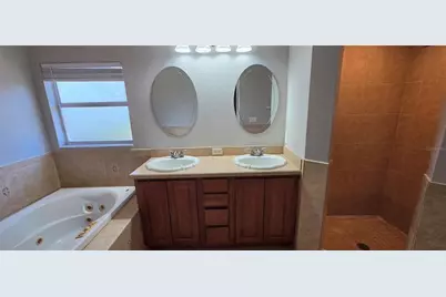 6807 E North Bay Street, Tampa, FL 33610 - Photo 4