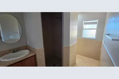 6807 E North Bay Street, Tampa, FL 33610 - Photo 16