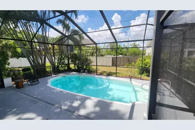 155 69th Avenue N, Saint Petersburg, FL 33702 - Photo 2