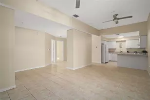701 Mirror Lake Dr N, Saint Petersburg, FL 33701 - Photo 10