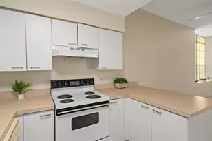 701 Mirror Lake Dr N, Saint Petersburg, FL 33701 - Photo 18