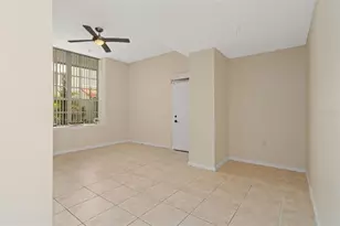 701 Mirror Lake Dr N, Saint Petersburg, FL 33701 - Photo 14