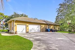 10301 Fox Sparrow Ave, Weeki Wachee, FL 34613 - Photo 4