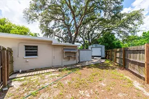 1808 S Club Ct, Tampa, FL 33612 - Photo 34