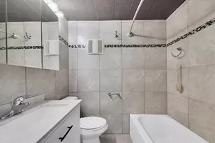 1808 S Club Ct, Tampa, FL 33612 - Photo 18