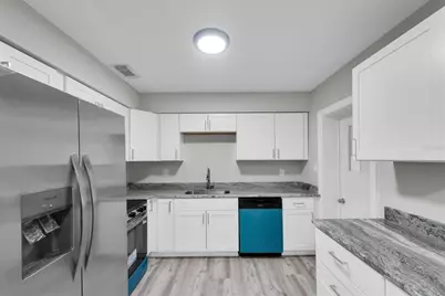 1808 S Club Court, Tampa, FL 33612 - Photo 12