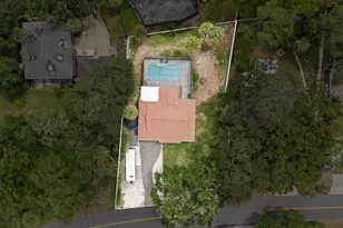 1410 Riverside Dr, Tarpon Springs, FL 34689 - Photo 2