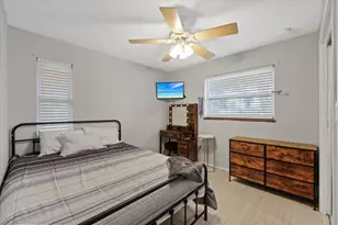 1410 Riverside Dr, Tarpon Springs, FL 34689 - Photo 54