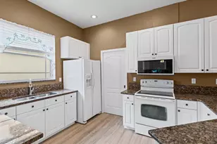 7637 Wimpole Dr, New Port Richey, FL 34655 - Photo 14