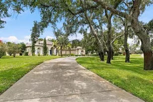 10400 Ramble Ridge Ct, Weeki Wachee, FL 34613 - Photo 2