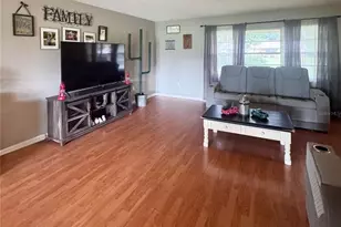 6088 Fairway Dr, Ridge Manor, FL 33523 - Photo 10