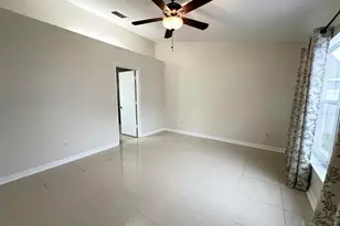 931 Hunter Ln, Tarpon Springs, FL 34689 - Photo 2