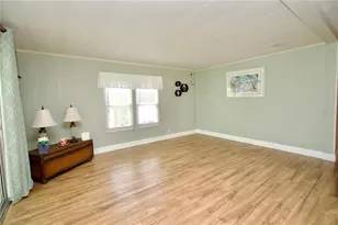 2123 Oahu Dr, Holiday, FL 34691 - Photo 8