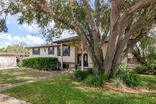 1462 Lakeview Dr, Tarpon Springs, FL 34689 - Photo 4