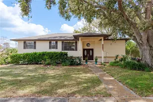 1462 Lakeview Dr, Tarpon Springs, FL 34689 - Photo 1