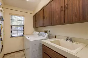 1462 Lakeview Dr, Tarpon Springs, FL 34689 - Photo 26