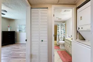 8220 7 Oaks Ct, Port Richey, FL 34668 - Photo 14
