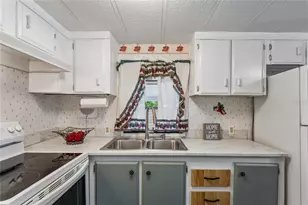 6601 Sutherland Ave, New Port Richey, FL 34653 - Photo 10