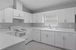 10370 Sandlor St, Spring Hill, FL 34608 - Photo 12