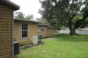 302 E 130th Ave, Tampa, FL 33612 - Photo 4