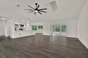12186 Lamont Dr, Spring Hill, FL 34608 - Photo 6