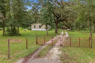 16184 Paxford Ln, Brooksville, FL 34601 - Photo 2