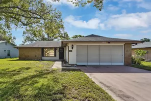 10800 Los Santos Dr, Port Richey, FL 34668 - Photo 2