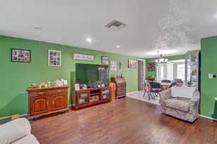 10800 Los Santos Dr, Port Richey, FL 34668 - Photo 4