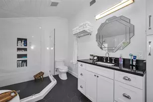 3421 Iris St N, Saint Petersburg, FL 33704 - Photo 24