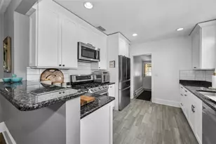 3421 Iris St N, Saint Petersburg, FL 33704 - Photo 16